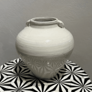 BIGGLES | Round white vase
